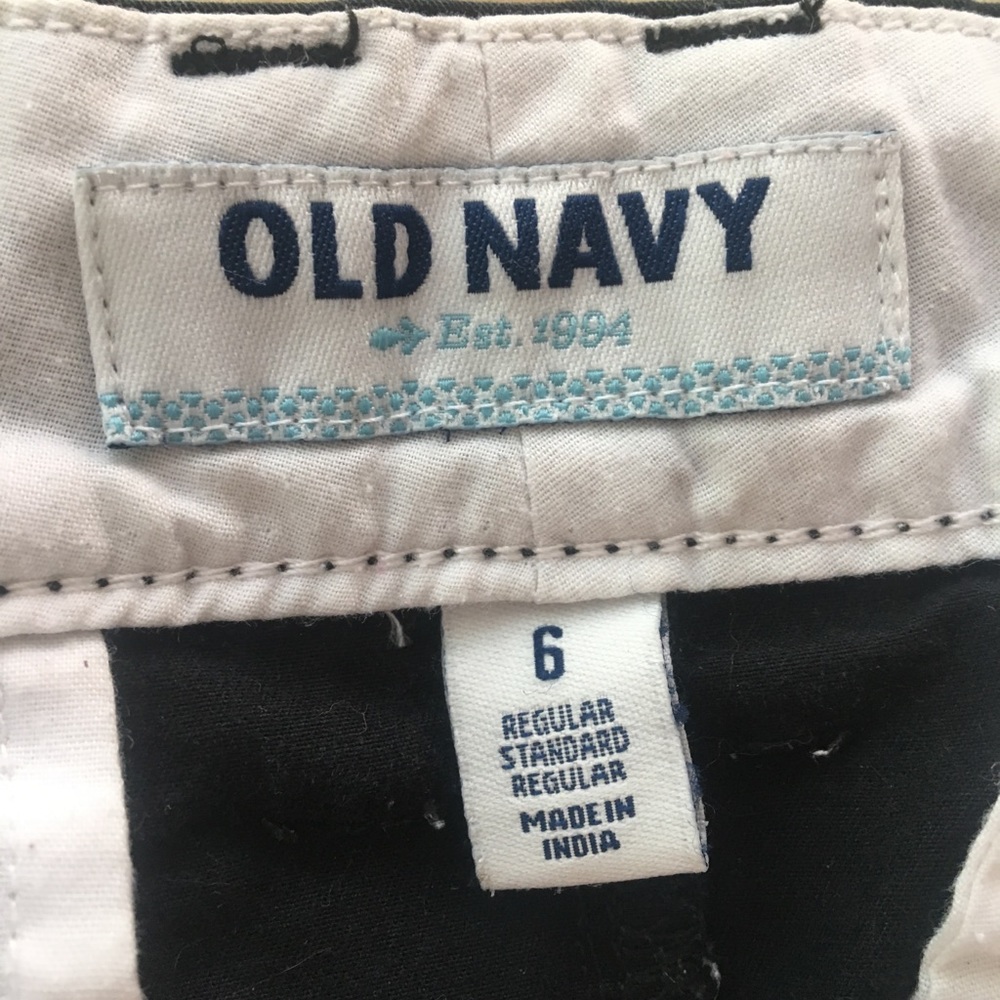 Size 6 old navy black shorts